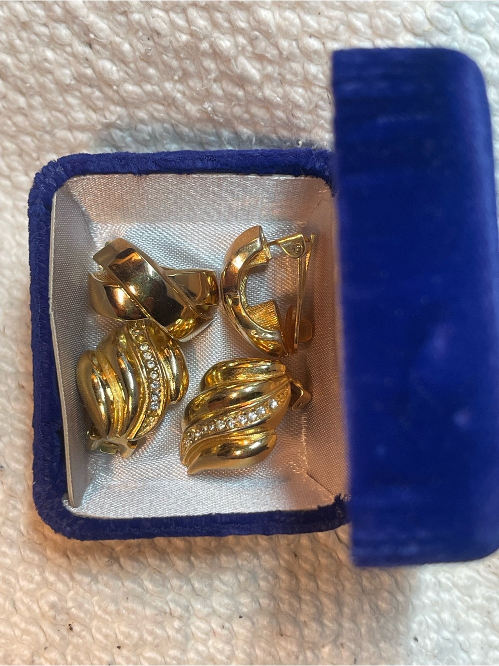 2 pairs of vintage Dior stamped gold plated clip on earrings. Velvet Jewelry Box